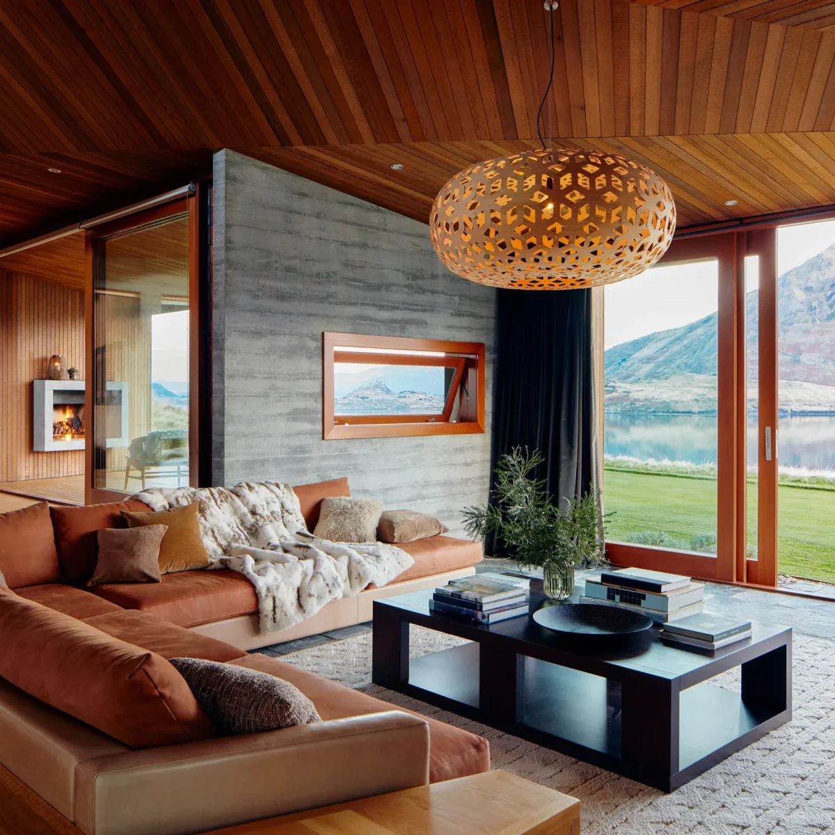 PJM020719Q202_Luxe_WanakaNZ_LivingRoom_0264-LightOn_R1